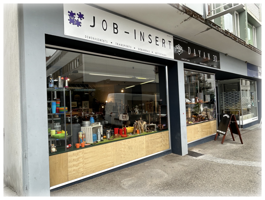 La devanture de Job-Insert à la rue du Pont, au Locle